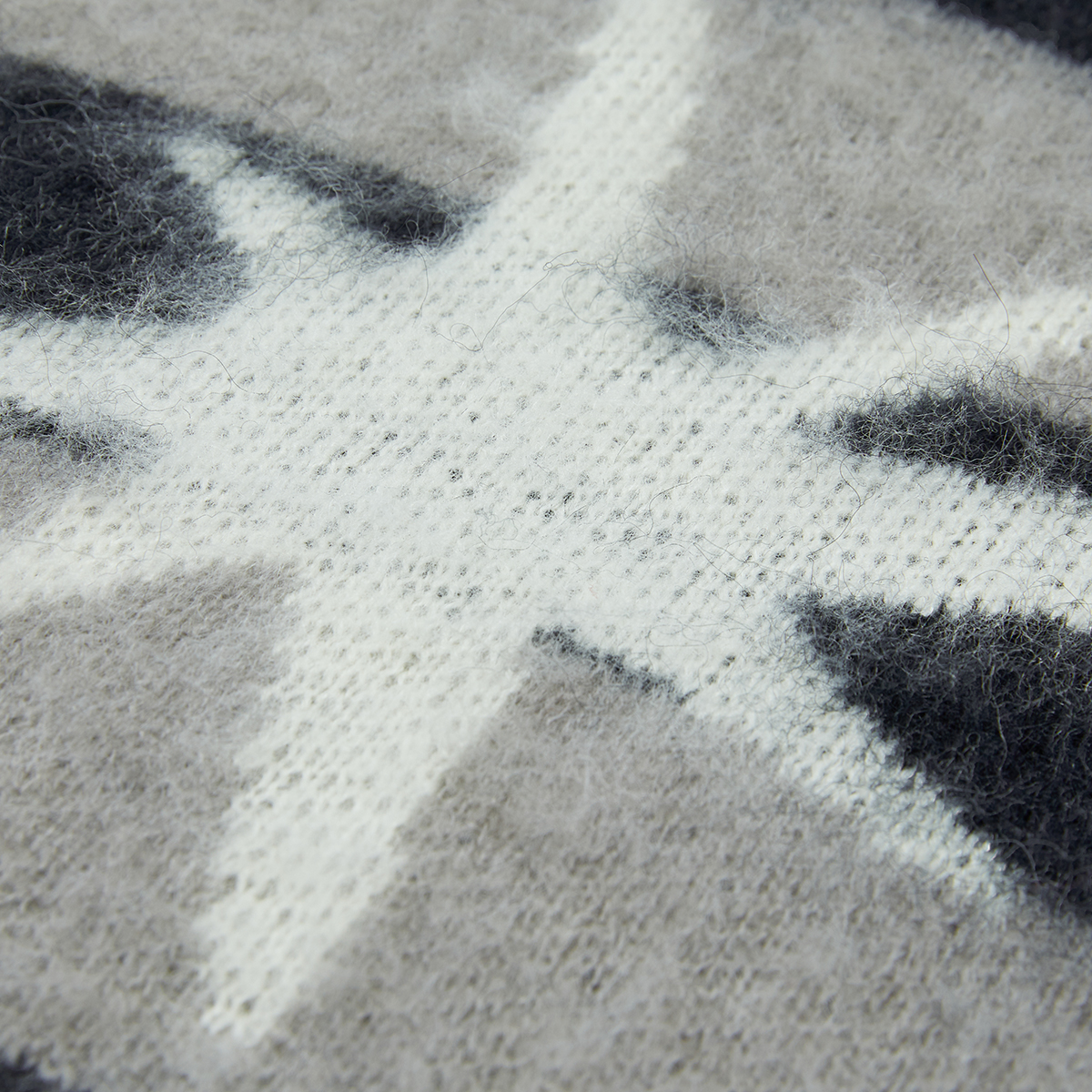 STARWALK SOLDIER 马海毛条纹毛衣 黑灰